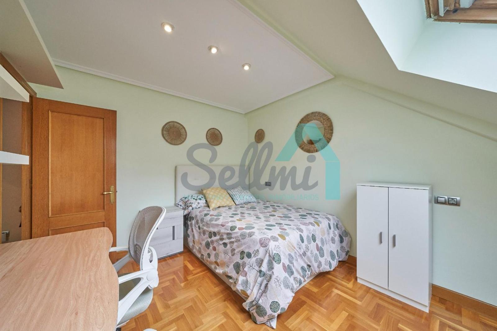 Apartament Atico Salesas Oviedo Zewnętrze zdjęcie